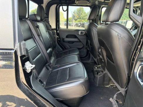 Used 2020 Jeep Gladiator Overland AWD/4WD image 13