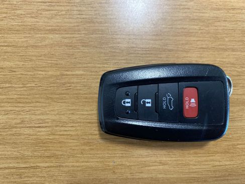 Used 2021 Toyota RAV4 XLE w/ Convenience Package image 36