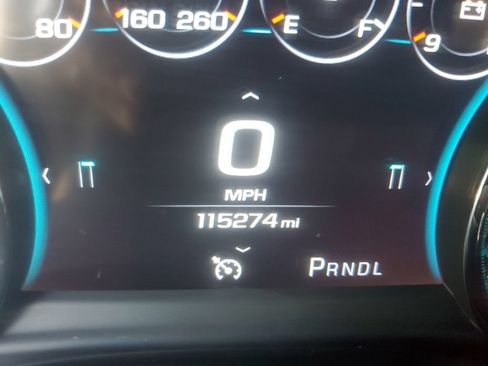 Used 2018 Chevrolet Suburban Premier RWD image 18