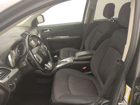 Used 2018 Dodge Journey SE w/ Popular Equipment Group FWD image 17