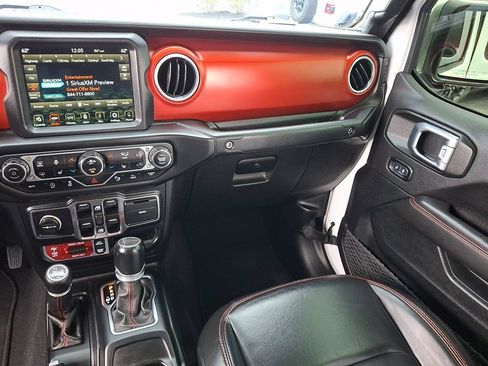 Used 2021 Jeep Gladiator Rubicon AWD/4WD image 17