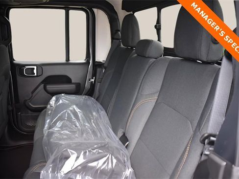 New 2025 Jeep Gladiator Sport image 15