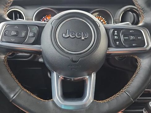 Used 2021 Jeep Wrangler Unlimited Sahara AWD/4WD image 22