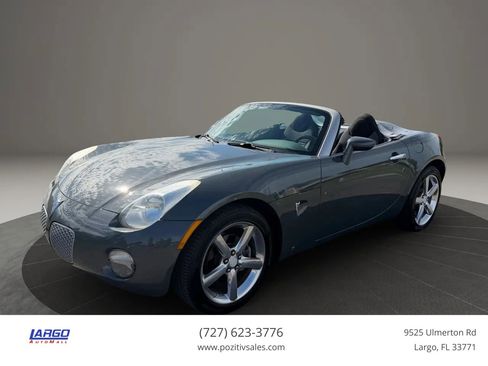Used 2009 Pontiac Solstice Convertible w/ Preferred Package RWD image 1