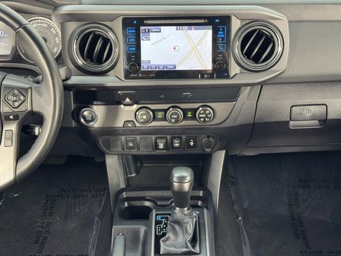 Used 2019 Toyota Tacoma TRD Sport image 22
