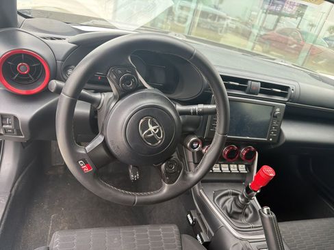 Used 2023 Toyota GR86 image 12