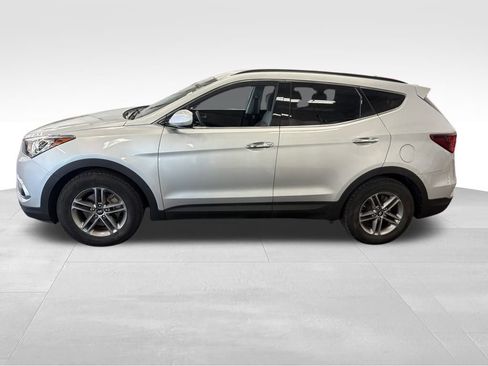 Used 2017 Hyundai Santa Fe Sport image 2