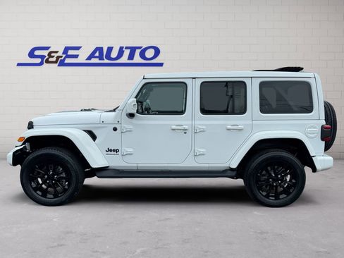 Used 2023 Jeep Wrangler Unlimited Sahara AWD/4WD image 2