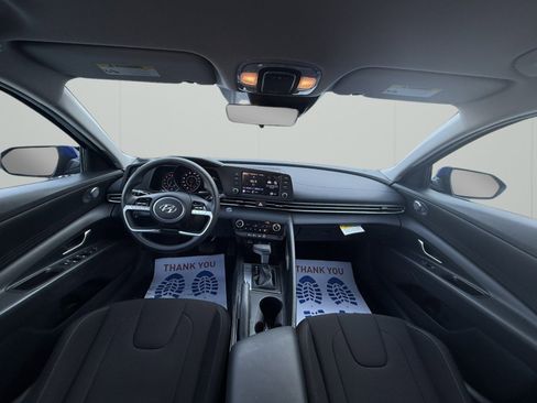 Used 2023 Hyundai Elantra SEL image 2