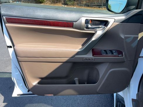 Used 2019 Lexus GX 460 Premium image 12