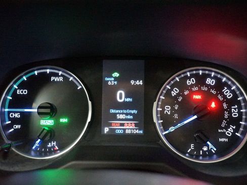 Used 2022 Toyota RAV4 XLE image 15