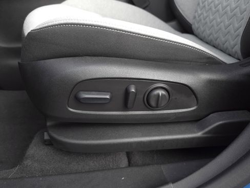 Used 2024 Chevrolet Equinox LS w/ LS Convenience Package image 11