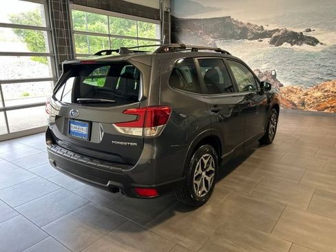 Used 2023 Subaru Forester Premium AWD/4WD image 32