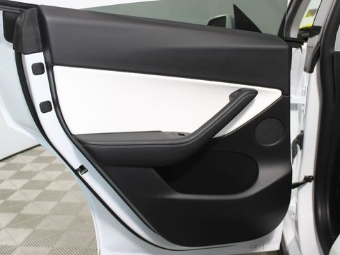 Used 2021 Tesla Model Y Long Range image 20