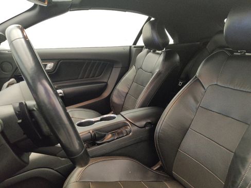 Used 2020 Ford Mustang Premium RWD image 17