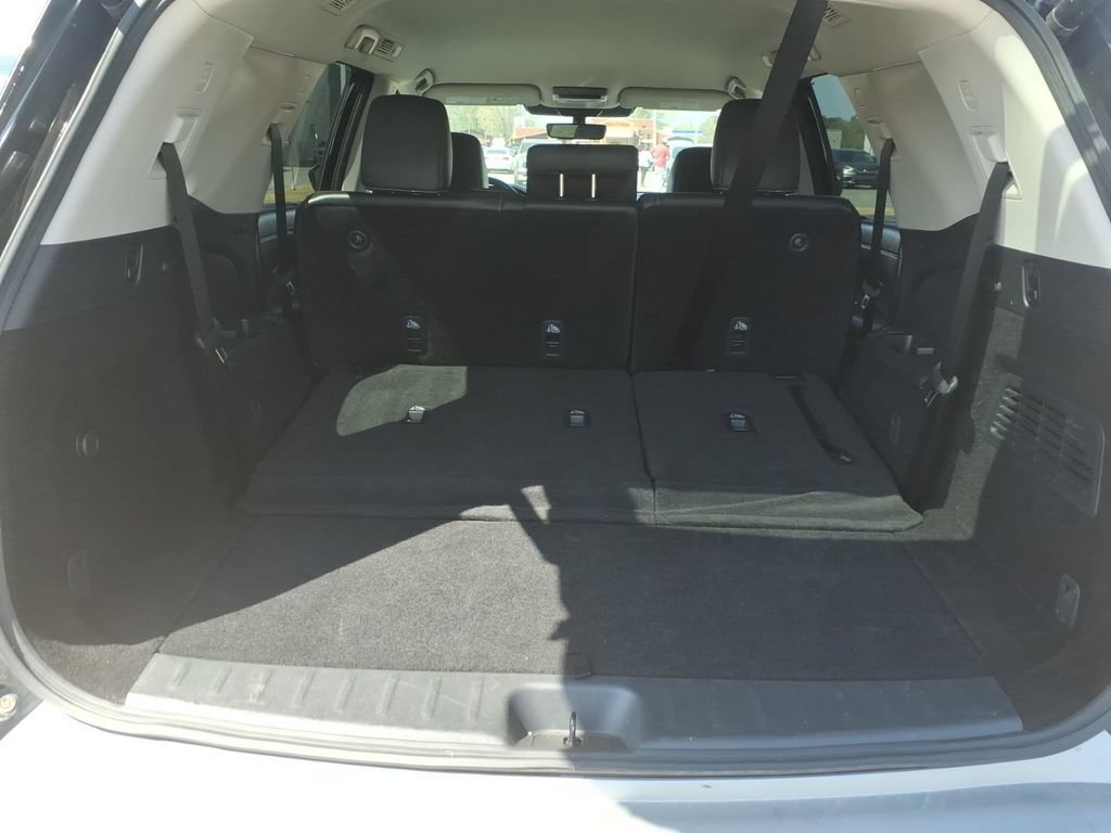 Used 2025 Nissan Pathfinder SL FWD image 7