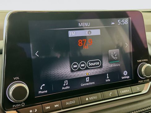 Used 2023 Nissan Rogue SV w/ SV Premium B Package image 21