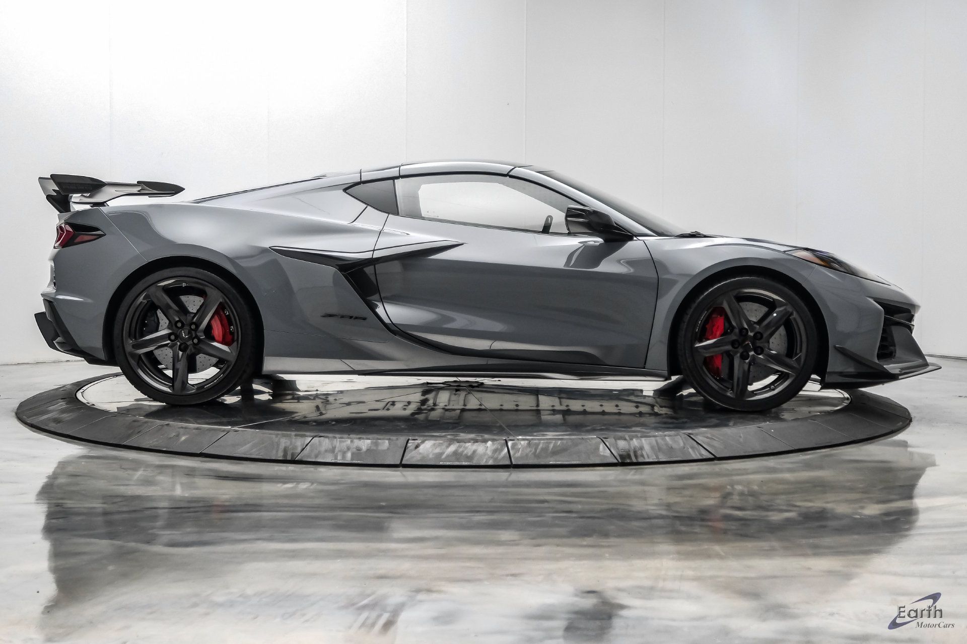 Used 2025 Chevrolet Corvette Z06 w/ Z07 Performance Package RWD image 30