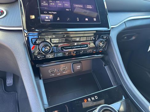 New 2025 Jeep Grand Cherokee Altitude image 36