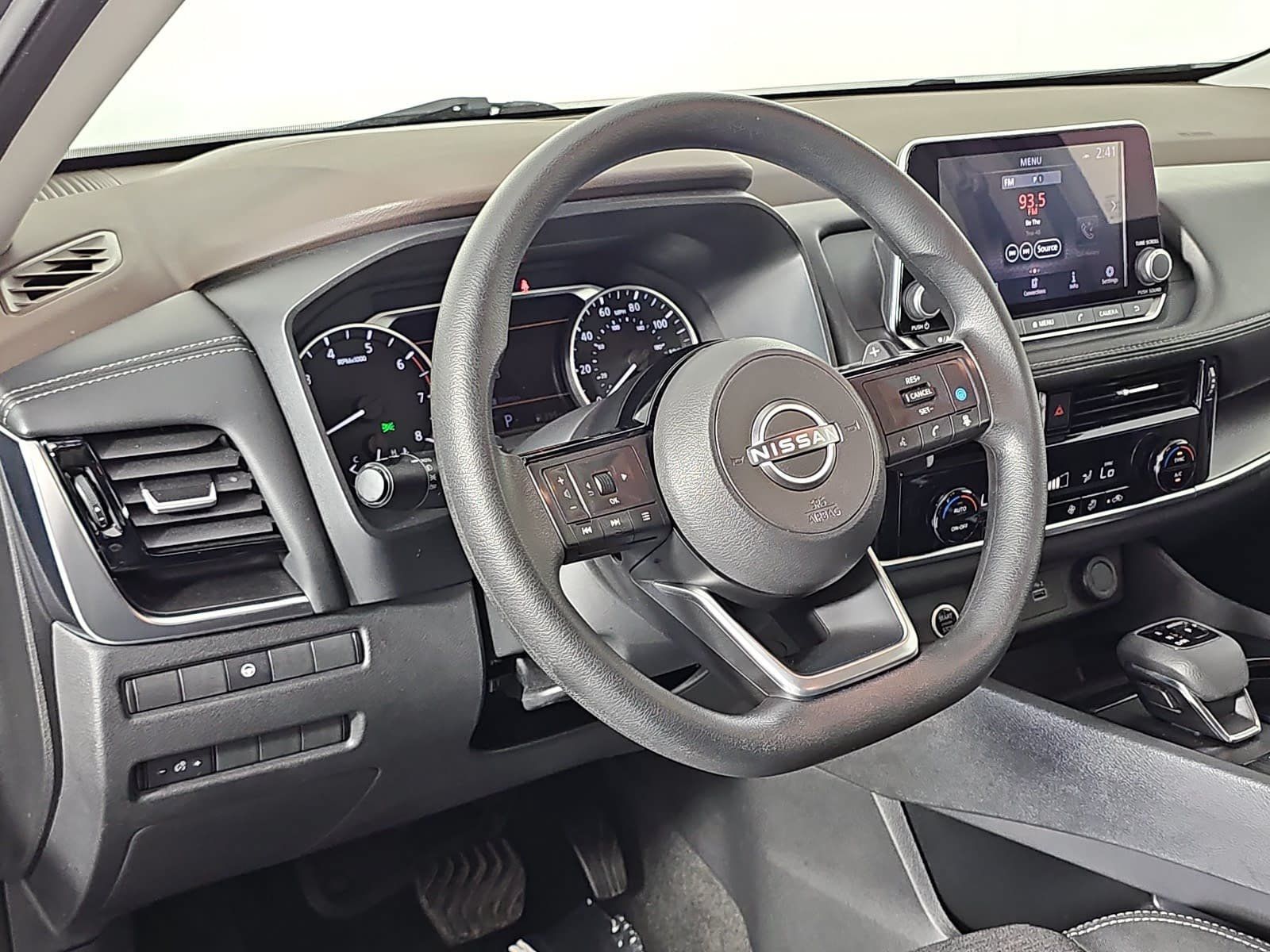 Used 2023 Nissan Rogue SV FWD image 15