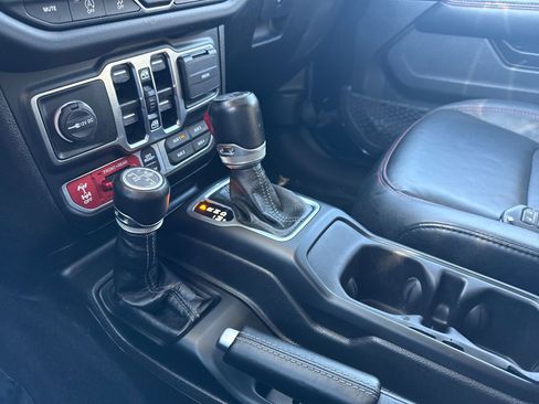 Used 2024 Jeep Wrangler Unlimited Rubicon image 20