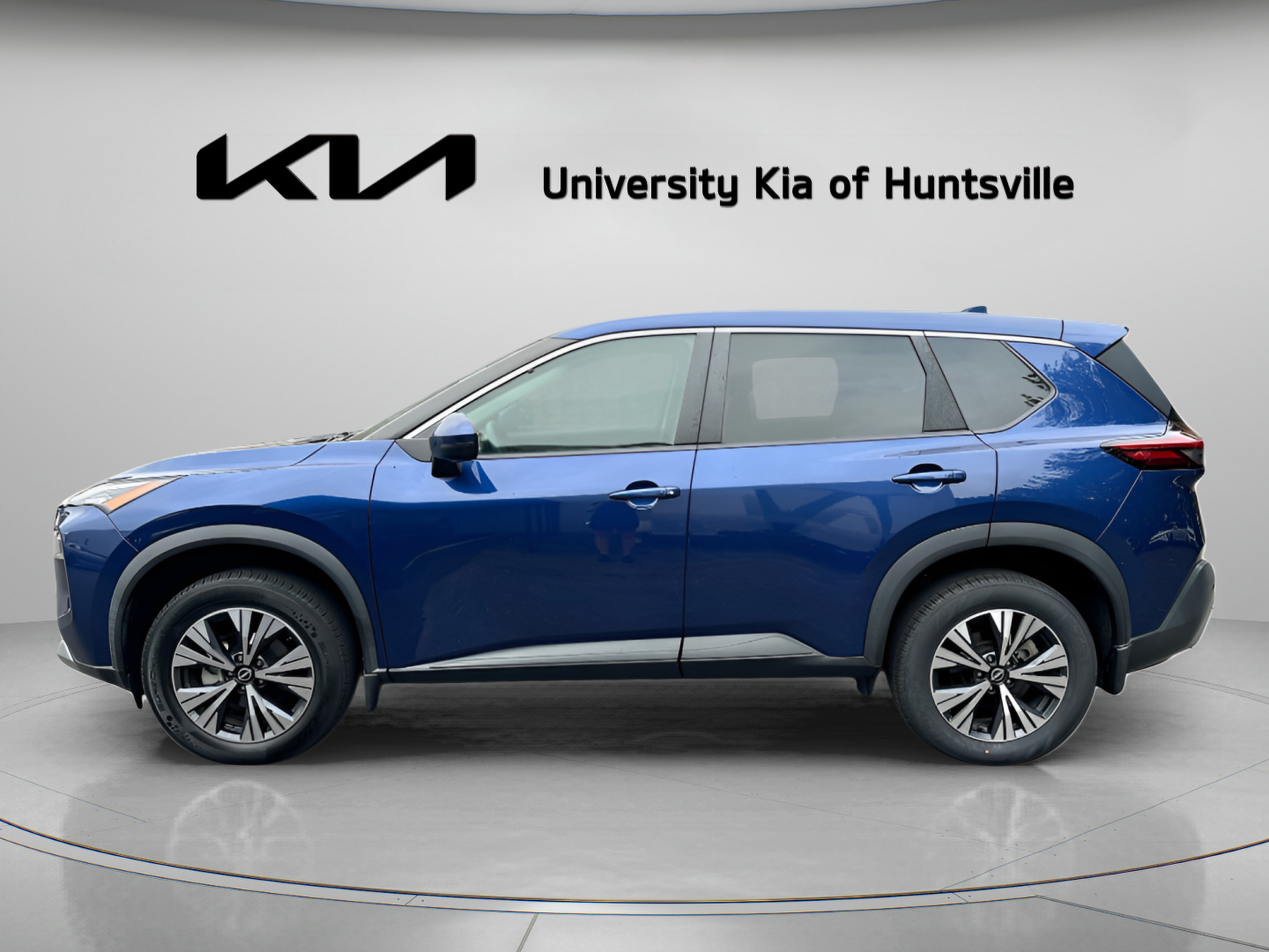 Used 2022 Nissan Rogue SV FWD image 5