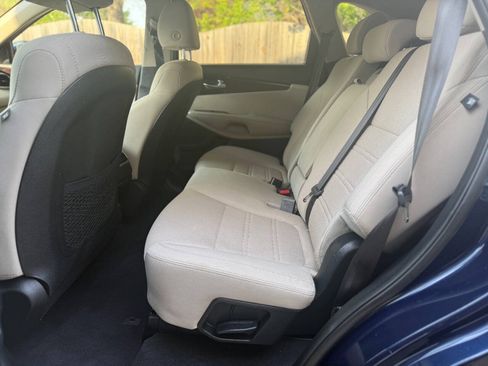 Used 2019 Kia Sorento AWD image 14
