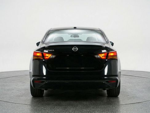 Used 2025 Nissan Altima 2.5 SV image 7