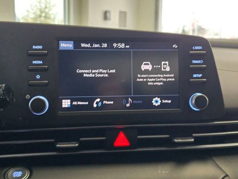 Used 2023 Hyundai Elantra SEL w/ Cargo Package image 27