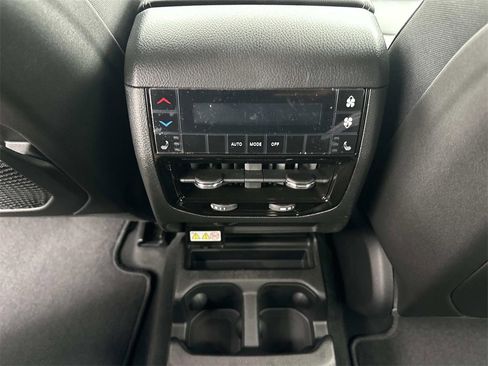 New 2025 Jeep Grand Cherokee L Limited image 12