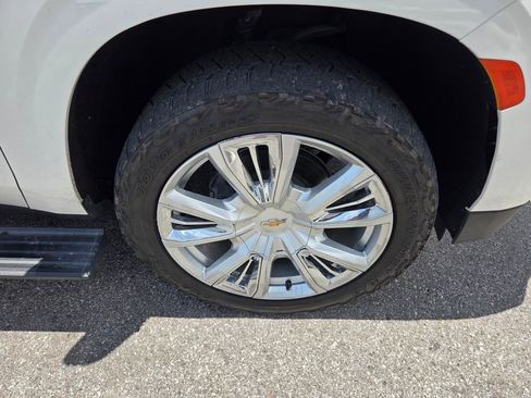 Used 2022 Chevrolet Suburban High Country AWD/4WD image 20