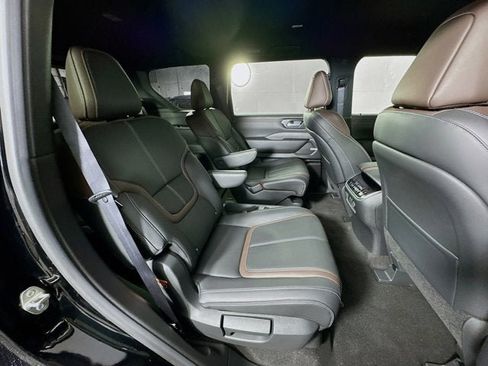 New 2025 Nissan Armada SL w/ Captain's Chari Seat Package image 32