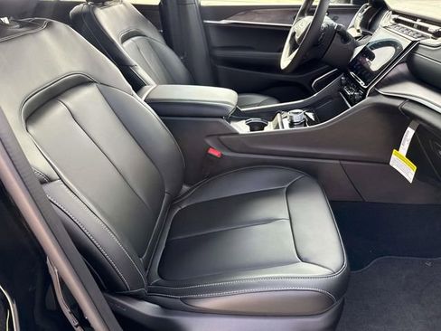 New 2025 Jeep Grand Cherokee Limited image 27