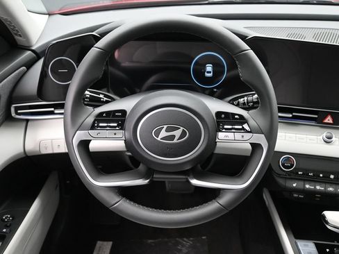 New 2025 Hyundai Elantra Limited image 21