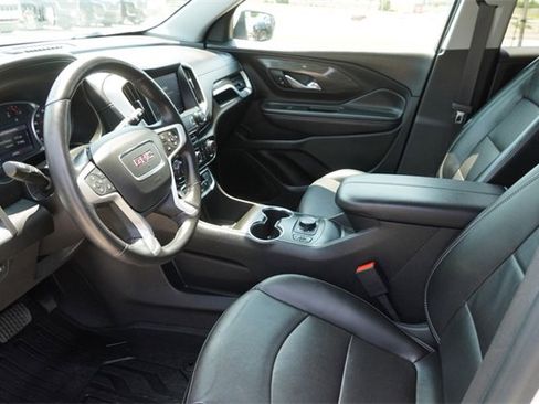 Used 2022 GMC Terrain SLT w/ LPO, Floor Liner Package image 19