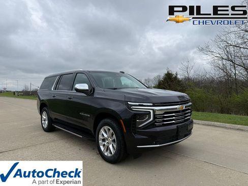 Used 2025 Chevrolet Suburban Premier RWD image 1