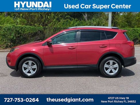 Used 2014 Toyota RAV4 XLE FWD image 2