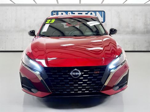 Used 2023 Nissan Altima 2.0 SR FWD image 2