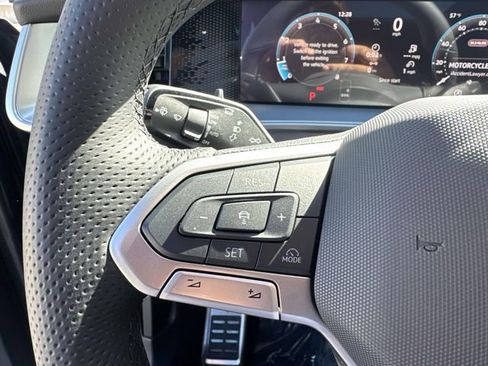 New 2026 Volkswagen Tiguan SE R-Line image 17