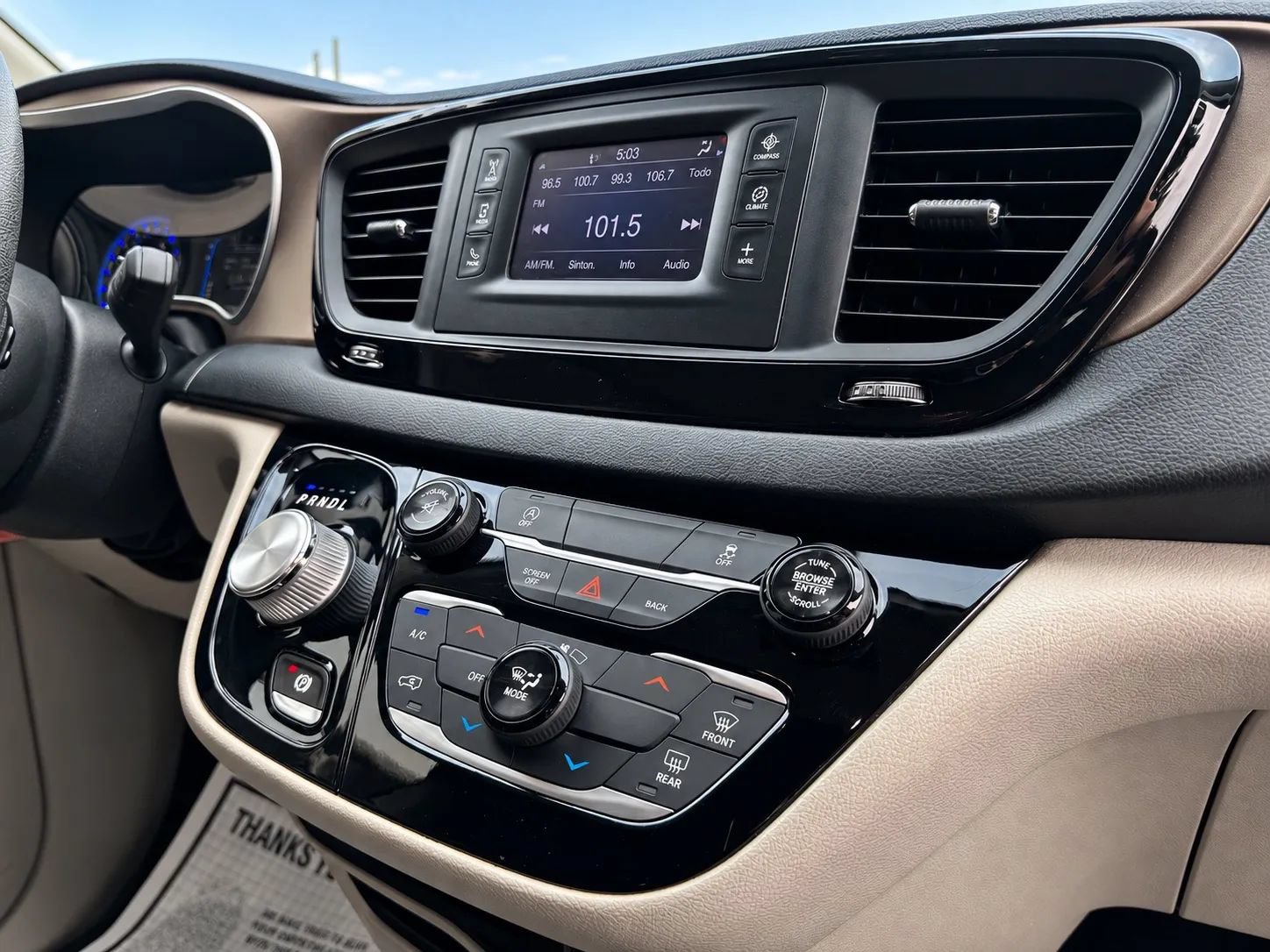 Used 2017 Chrysler Pacifica LX FWD image 21