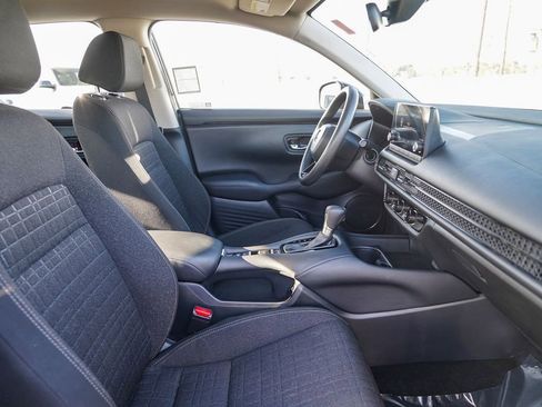 Used 2023 Honda HR-V LX image 17