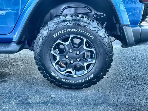 Used 2022 Jeep Wrangler Unlimited Sahara AWD/4WD image 30