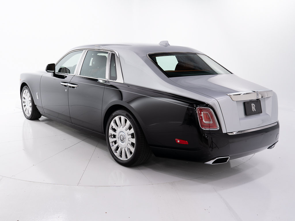 Certified 2023 Rolls-Royce Phantom Sedan RWD image 3