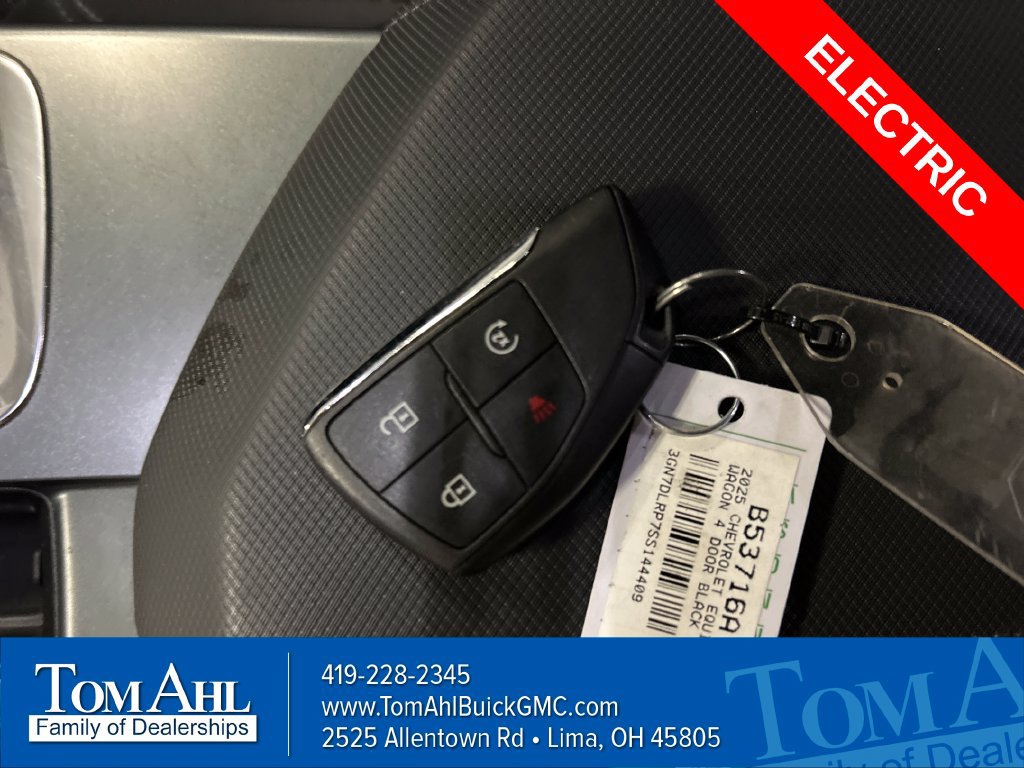Used 2025 Chevrolet Equinox EV LT FWD image 19