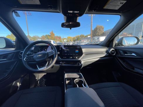 Used 2025 Chevrolet Equinox LT image 32