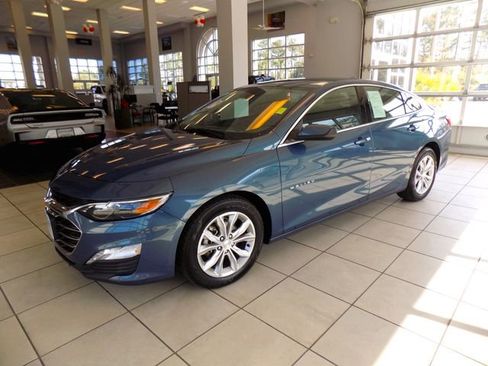 Used 2024 Chevrolet Malibu LT FWD image 3