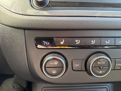 Used 2017 Volkswagen Tiguan Sport image 15