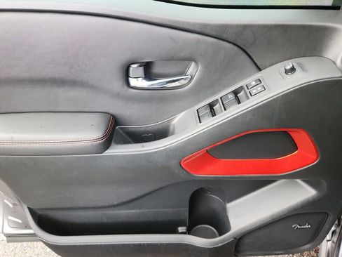 Used 2023 Nissan Frontier PRO-4X w/ Pro-4X Premium Package image 9