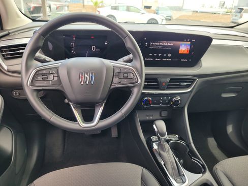 Used 2025 Buick Encore GX Preferred FWD image 18