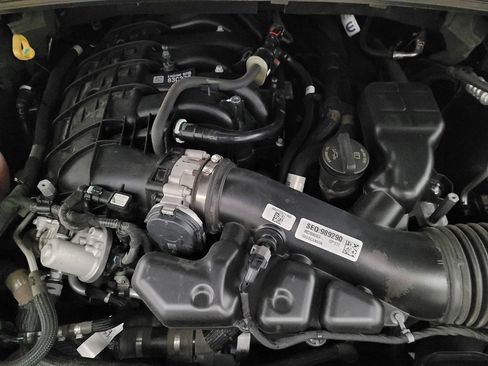 Used 2024 Jeep Grand Cherokee Laredo RWD image 30